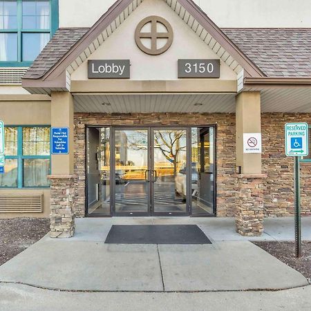 Extended Stay America Select Suites - Chicago - Даунерс-Гров Экстерьер фото