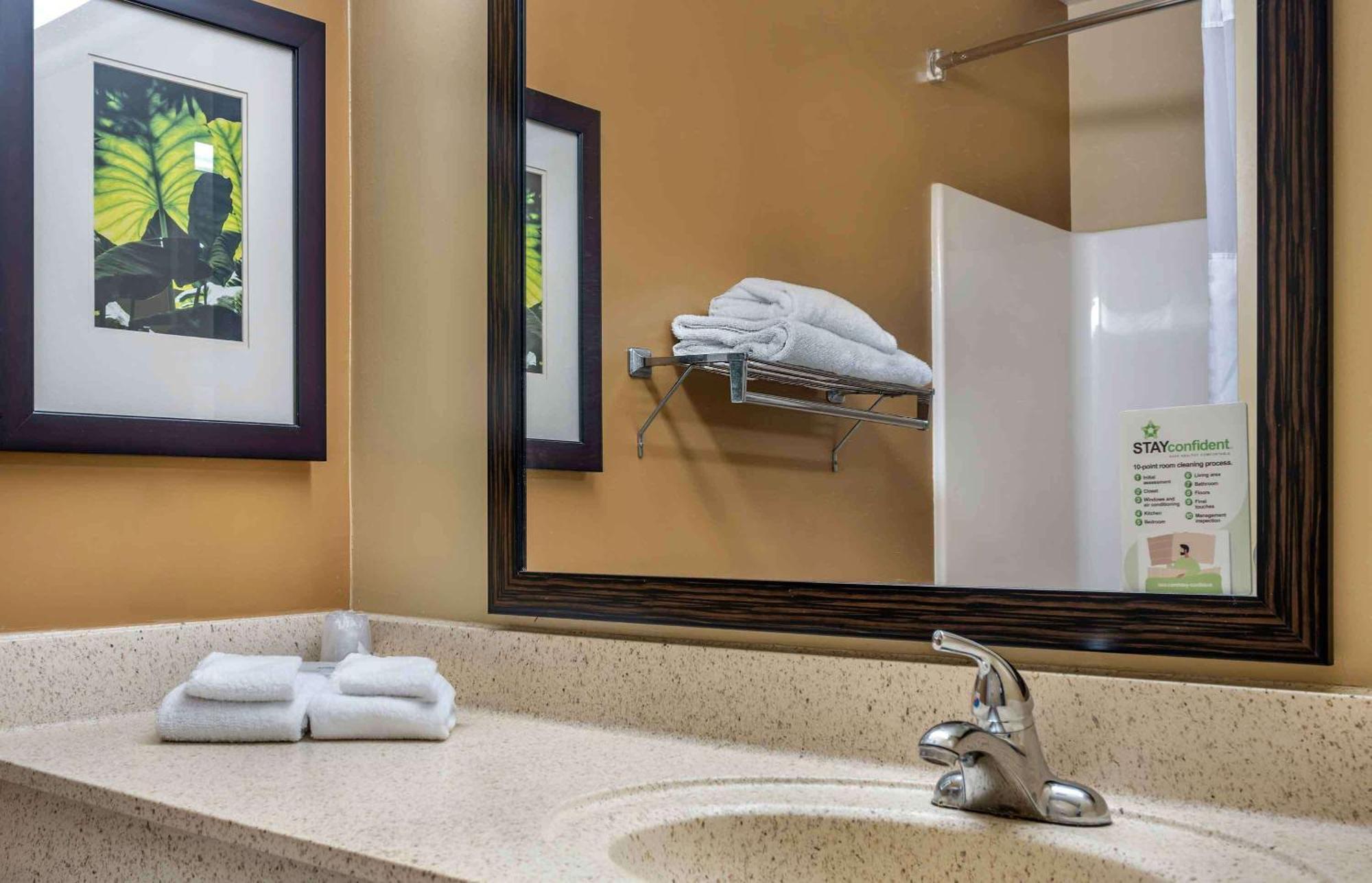 Extended Stay America Select Suites - Chicago - Даунерс-Гров Экстерьер фото