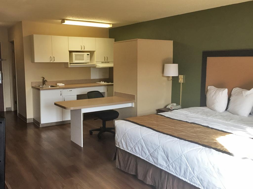 Extended Stay America Select Suites - Chicago - Даунерс-Гров Экстерьер фото